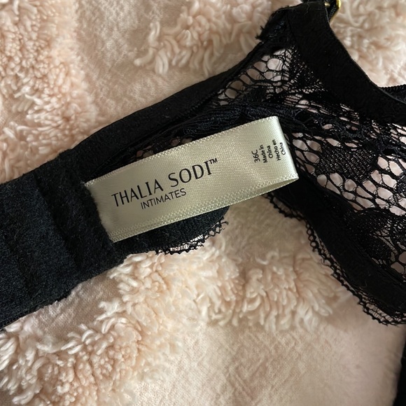 Thalia Sodi | Dainty Black Lace Bra - Picture 6 of 6